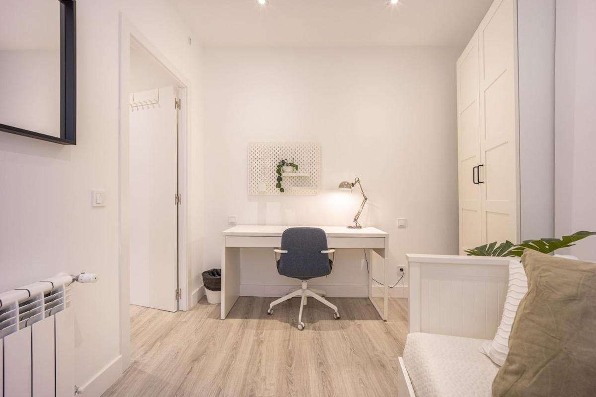 Appartamento Encantador Apartamento En Atocha Madrid Esterno foto