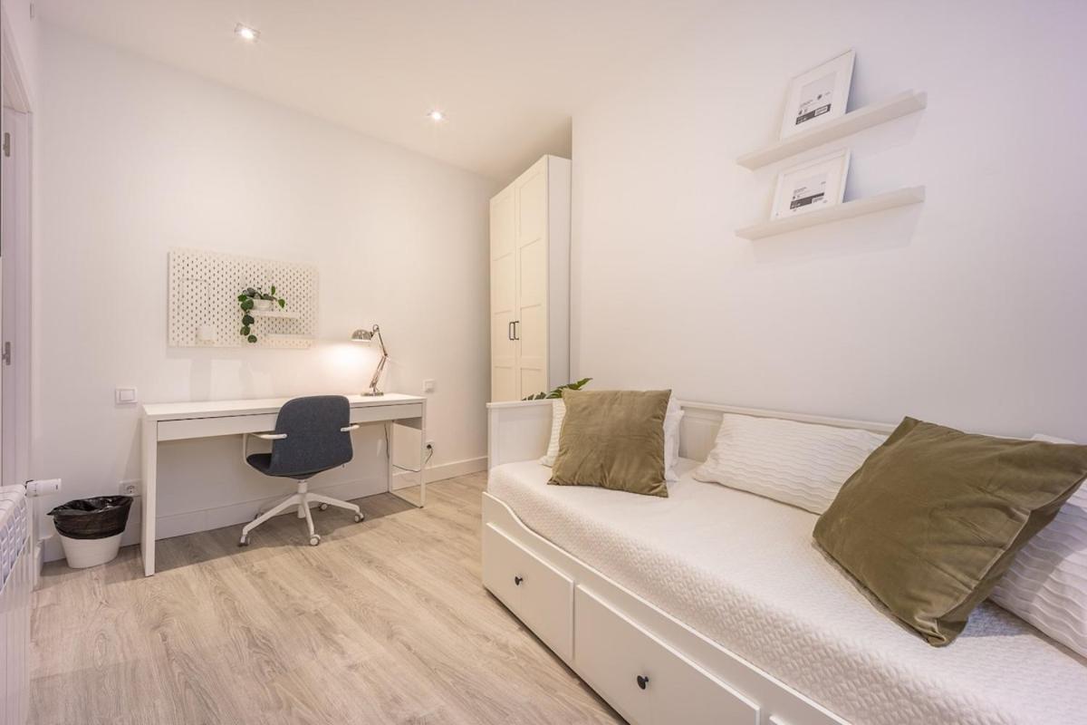 Appartamento Encantador Apartamento En Atocha Madrid Esterno foto