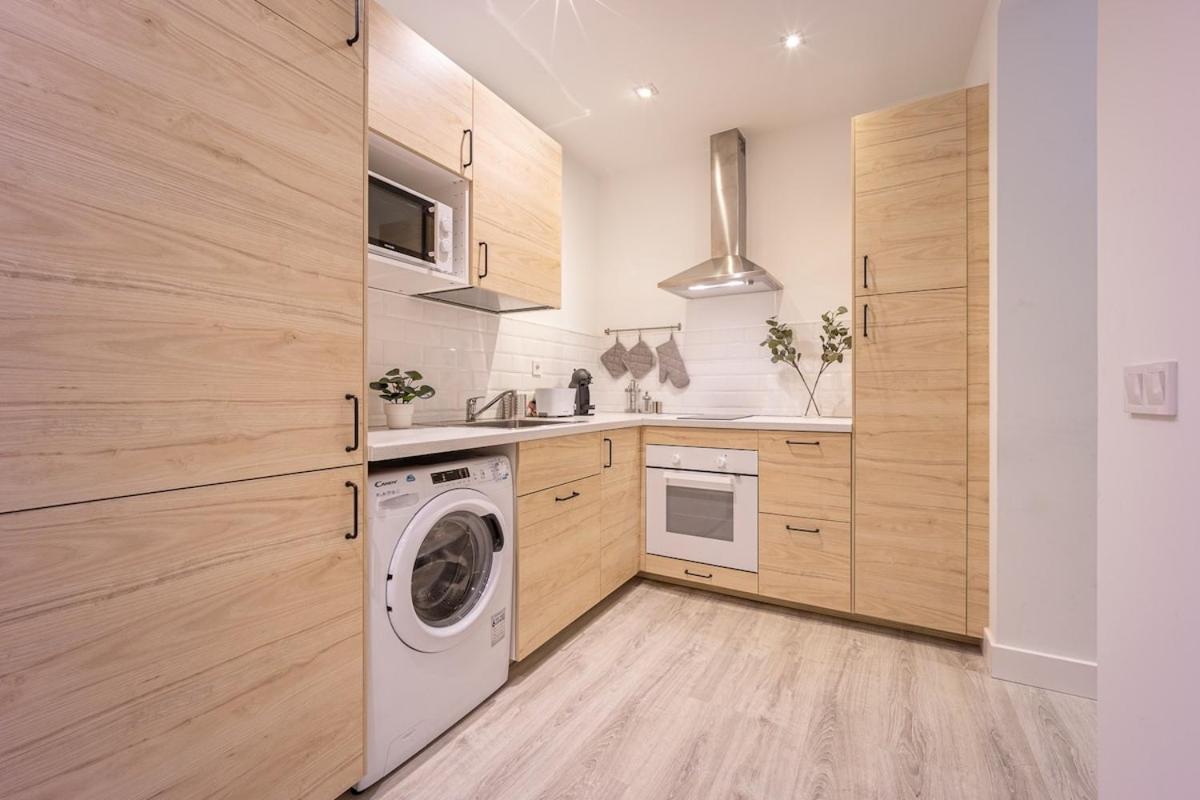 Appartamento Encantador Apartamento En Atocha Madrid Esterno foto